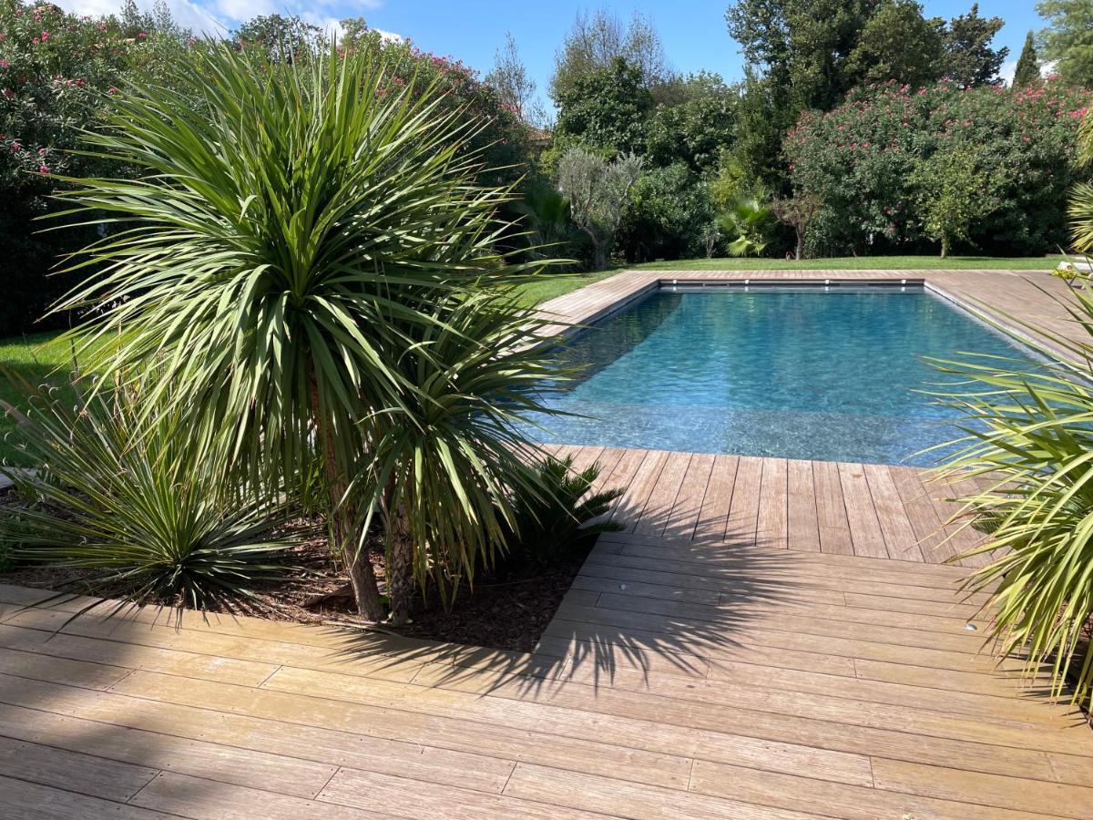 Le Mas De La Dame Saint-Tropez Exterior photo